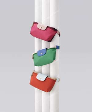 ロンシャンが新ライン「ル プリアージュ® リプレイ」を発表　定番アイテムの端材を活用したバッグを展開