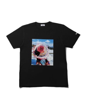 「カイメン」⺠俗写真家 芳賀日出男の作品をあしらったTシャツを発売