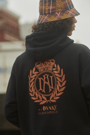 ナナミカ×Awake NY、チェック柄をプリントしたジャケットなど発売