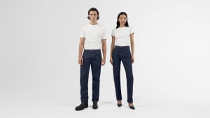 ユニクロとヘルムート ラングがコラボ、代表作のジーンズを発売