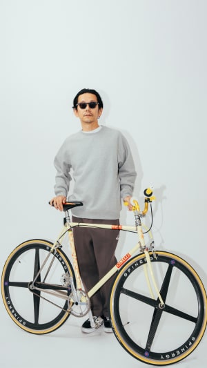 「自転車乗りのためのスウェット」が発売、ヴィジュアルに野村訓市
