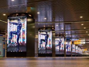 新たなLEDビジョンが渋谷駅に登場　ストリートカルチャーを表現した特別映像を放映