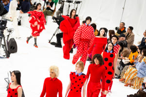 「マルニ」が日本で初のファッションショー開催　SEVENTEENのメンバーも来場