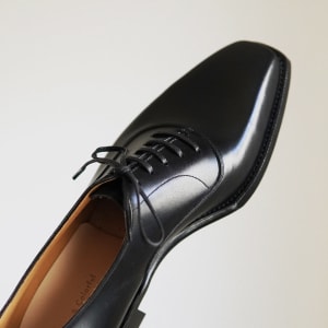 足のサイズが小さい男性向けの革靴ブランドがスタート　22～24センチを展開