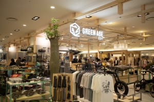 阪急うめだ本店8階の新サステナ売場「グリーンエイジ」内部が初公開　ステラ世界初のカフェやロエベが並ぶ