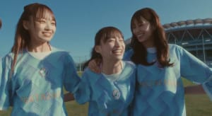 日向坂46「友よ　一番星だ」の衣装は金田健志がディレクション、サッカーユニフォームは「パーミニット」の半澤慶樹が制作