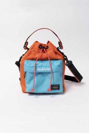 ボルトルームがポーターと初コラボ、ブラックとオレンジの2色のバッグを発売