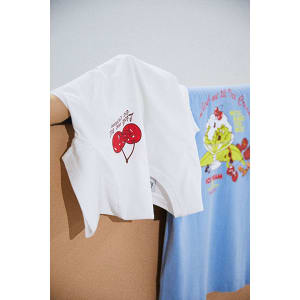 「ROSE BUD」による今夏のTシャツコレクション、ユーズド風やサーフなどラインナップ