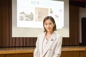 ゲラン“ミツバチの学校”ビースクールに桐谷美玲が参加　「地球の未来につながる発信を続けたい」