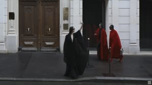 見る者を引きこむ5分間　パリの一日を映した「バレンシアガ」のタイムラプスビデオ