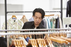 ラグタグ渋谷店で奈良裕也が選んだ古着を集めたポップアップ開催、バレンシアガやラフ・シモンズなど100点を販売