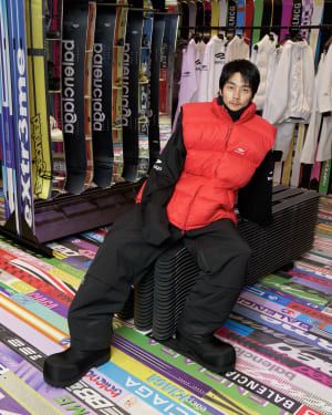 雪国生まれの栁俊太郎が着る「バレンシアガ スキーウェア」 伊勢丹新宿店にポップアップオープン