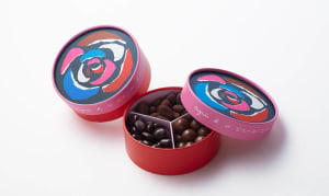 「アニエスべー」がMade in ピエール・エルメとコラボ　フルーツ&ナッツのチョコレートを発売
