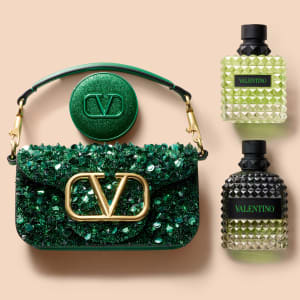 「ヴァレンティノ ビューティ」が生命力に満ちた“グリーン”の新作香水とクッションファンデケースを発売