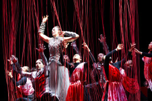 衣装デザインは中里唯馬、舞台芸術は塩田千春が担当　オペラ「イドメネオ」が公開