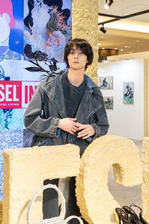 柳俊太郎が来店、ディーゼルがアートとファッションを融合したポップアップを初開催