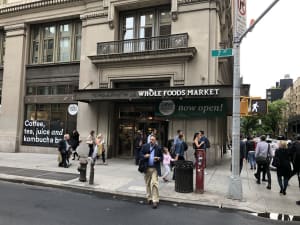 アメリカの「ホールフーズ・マーケット」が都心部にタイパな新コンセプト店をオープン、ターゲット層はＺ世代か