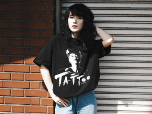 中森明菜がアパレル企業と初コラボ、名曲「TATTOO」をモチーフにしたTシャツを発売
