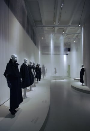 ロンドン、ミュンヘン経て東京へ 「日本ファッションの30年」展