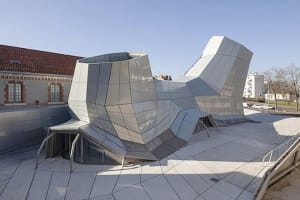 「体験する建築」フランス現代アート機関FRACの新拠点へ