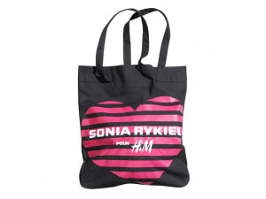 H&M×ソニア・リキエル、ユニセフ共同プロジェクトのバッグをチャリティ販売