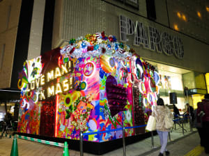 渋谷パルコ前に巨大プレゼントボックス出現 清川あさみと金子ノブアキが点灯