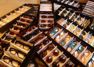 ステラやカルヴェンなど約500種類のサングラスフェア トゥモローランドで販売