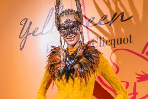 ヴーヴ・クリコが大人のハロウィンパーティー開催 ソマルタが特別衣装をデザイン